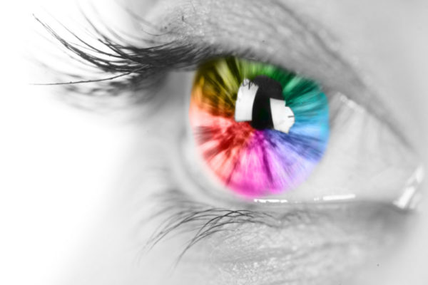 colored-contact-lenses