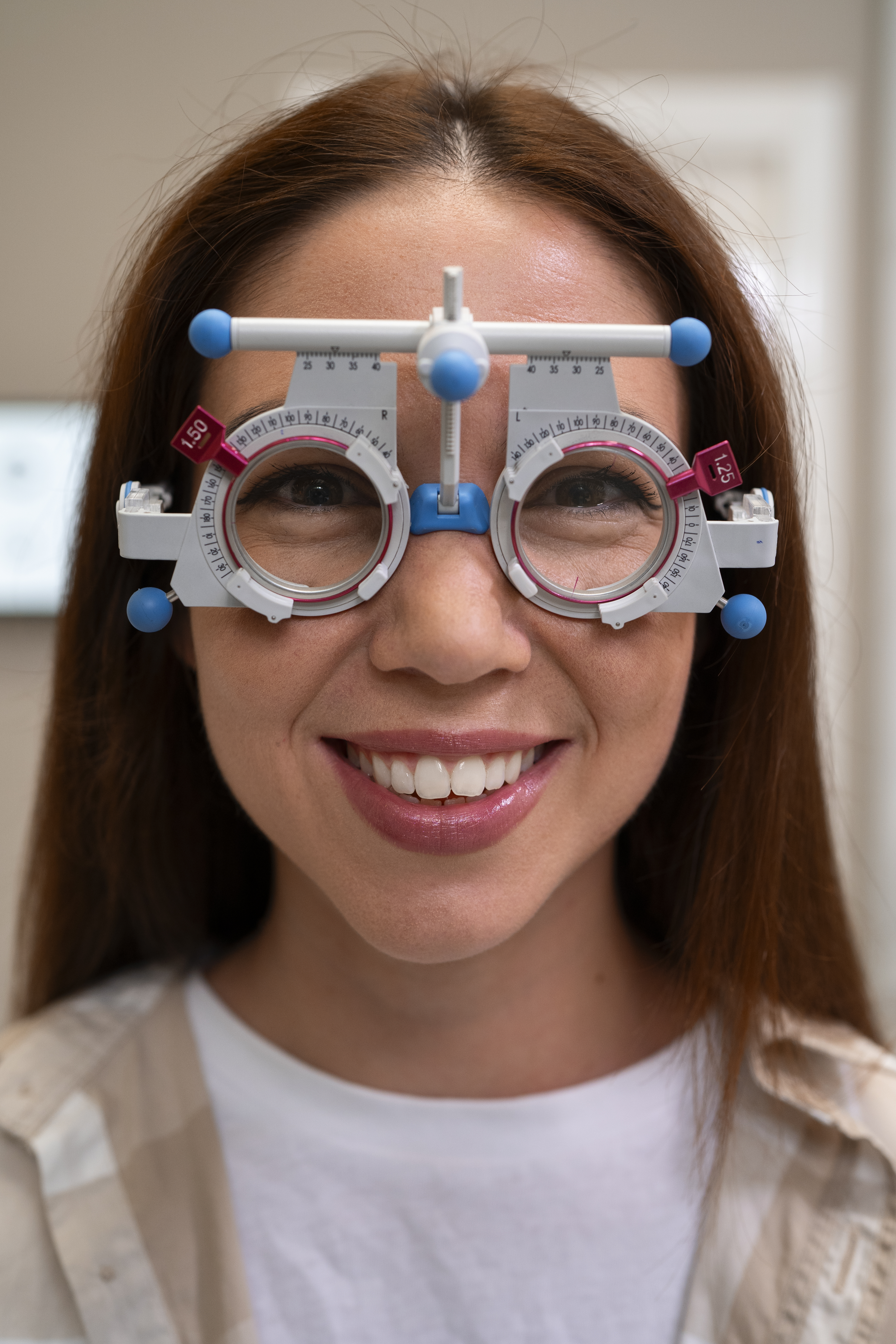 front-view-woman-getting-her-eyes-checked